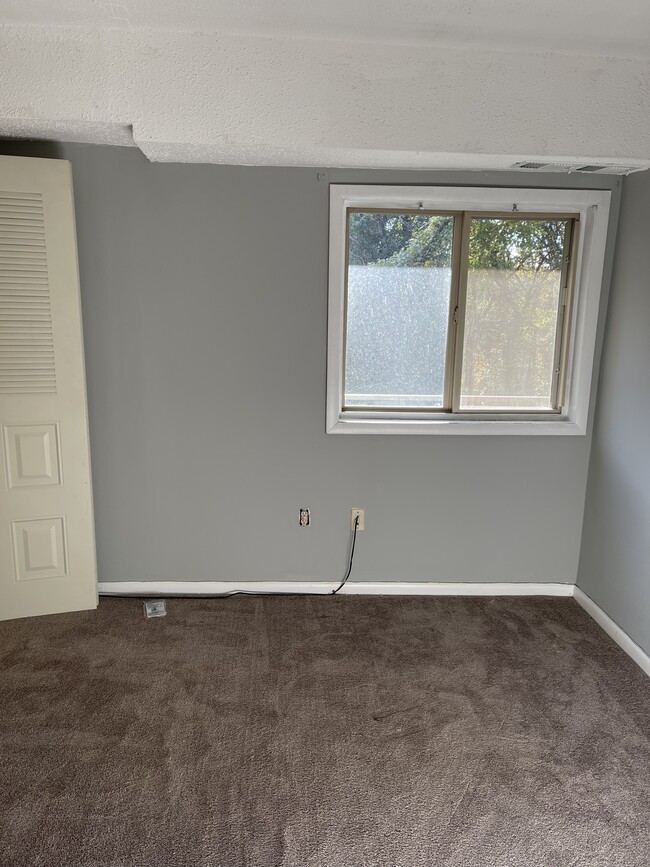 Guest bedroom - 3009 Southern Ave