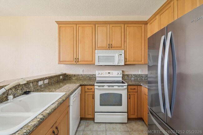 Building Photo - 2584 Stockbridge Square SW