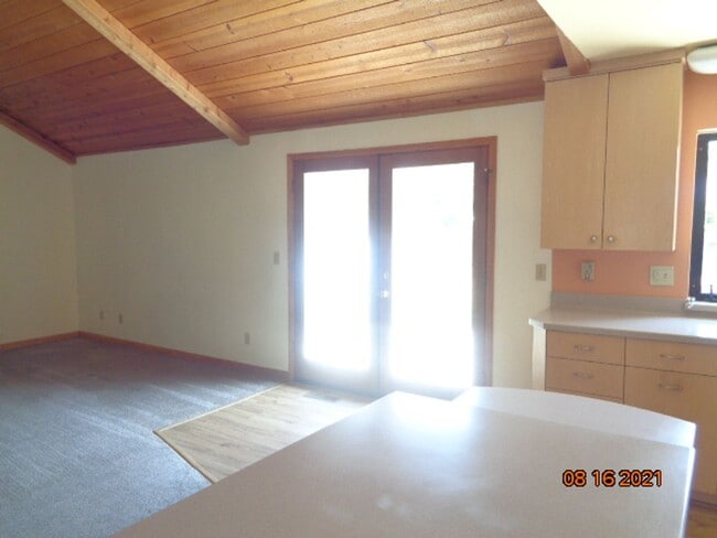 Building Photo - 960 Monique Way