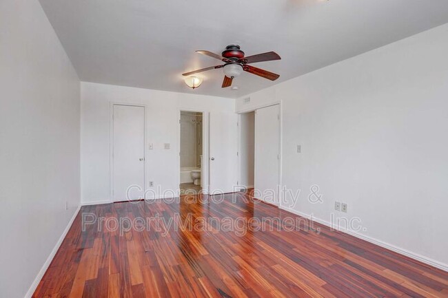 Building Photo - 8225 Fairmount Dr