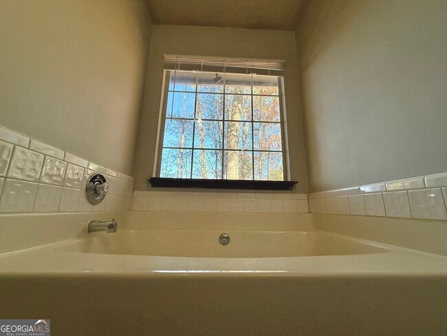 Building Photo - 235 Whirlwind Ct