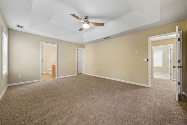 Building Photo - 4750 Ferncrest Pl