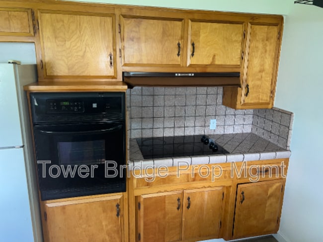 Building Photo - 8935 Leedy Ln