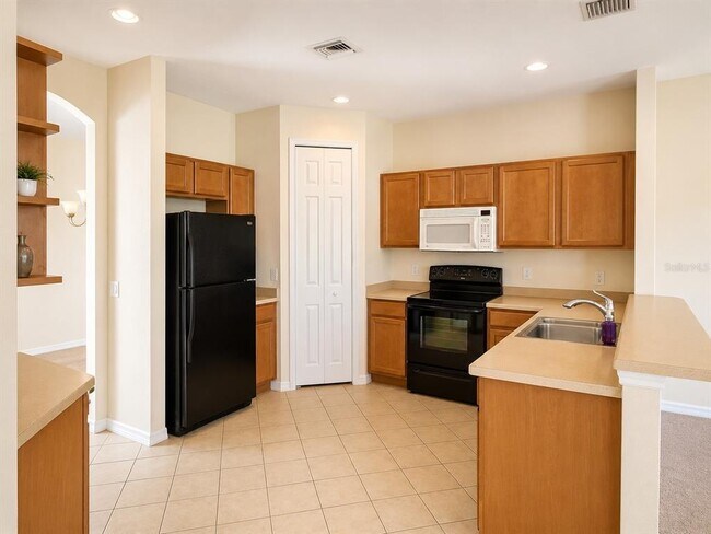 Building Photo - 1460 Equinox Cir
