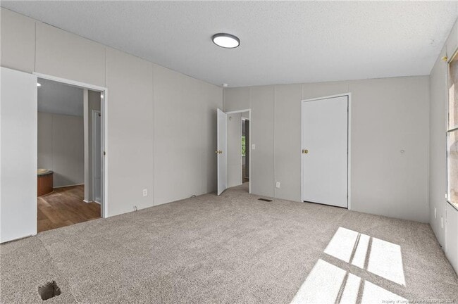 Building Photo - 97 Turf Dr