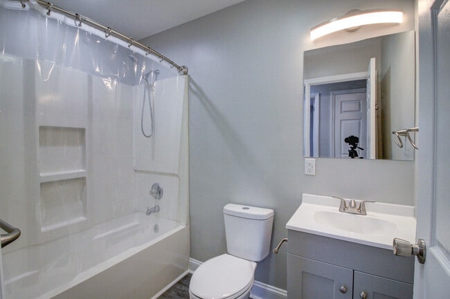 Building Photo - 105 Sandy Ln