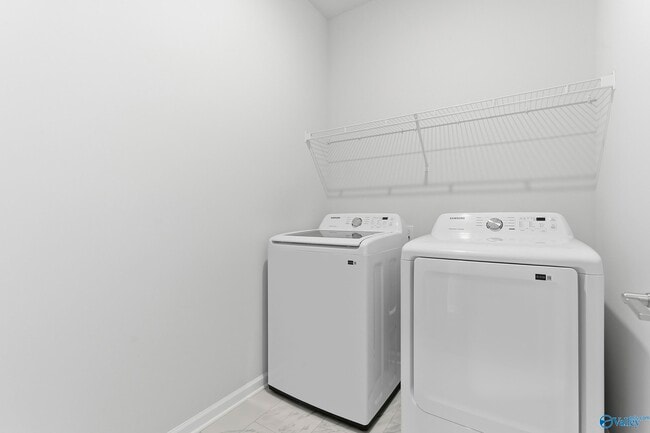 Building Photo - 305 Pond Spg Dr