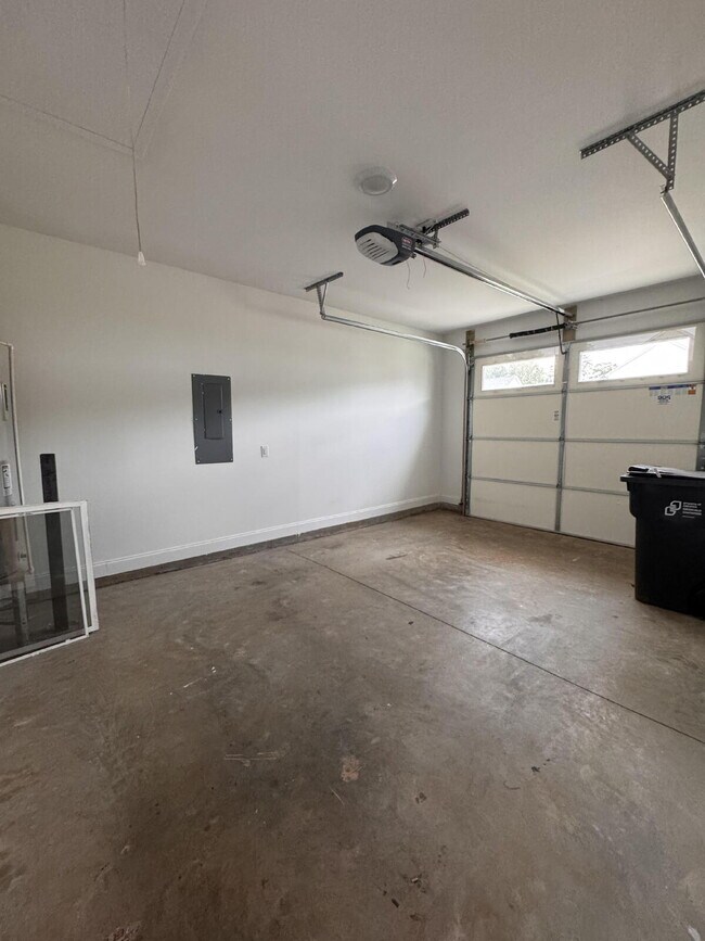 Building Photo - Modern 4-Bed, 3.5-Bath Home in Travelers R...