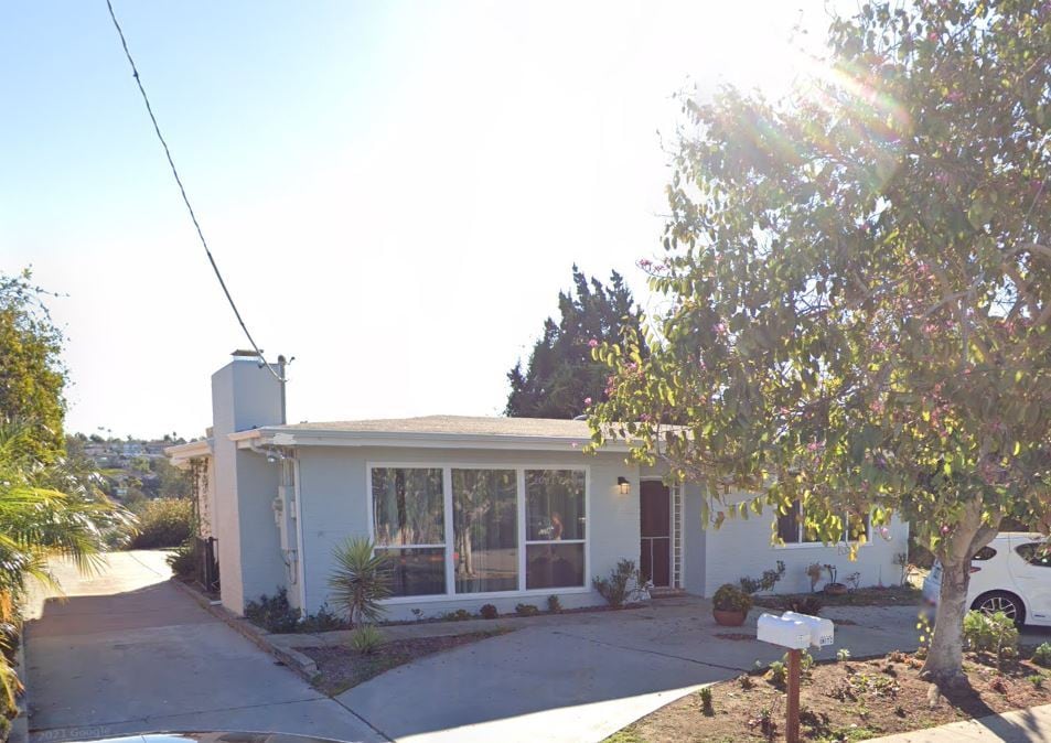 Building Photo - 1743 Mackinnon Ave