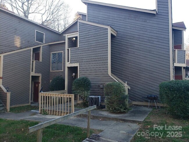 Building Photo - 4416 Sharon Chase Dr