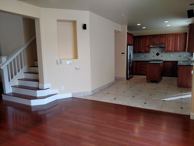 Building Photo - Beautiful Updated 4BD/3BA Two Story Home -...