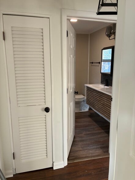 Building Photo - 3805 Burrus St