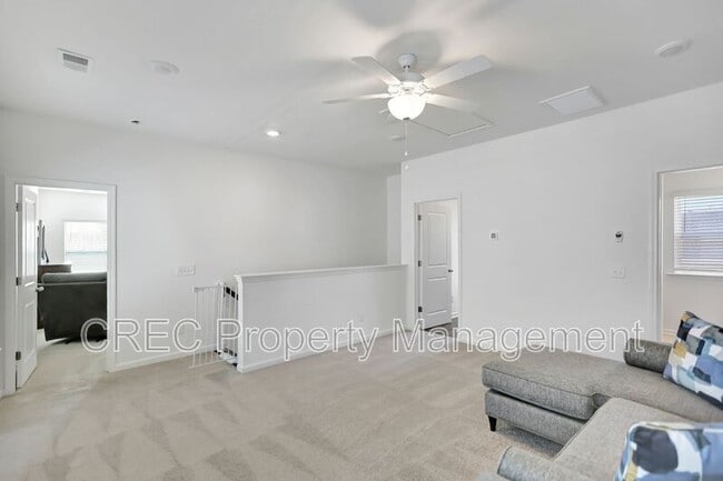 Building Photo - 691 Snow Owl Dr