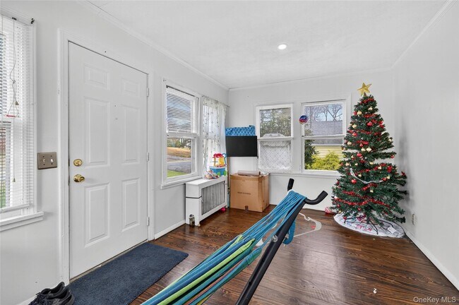 Building Photo - 36 Swezey Pl