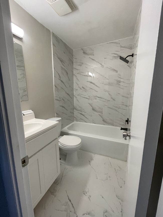 Building Photo - 8203 Durness Ct