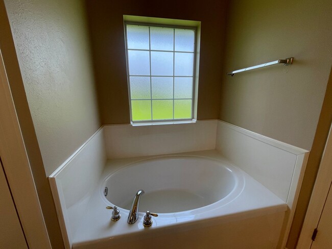 Building Photo - Beautiful Home Located In North Bossier