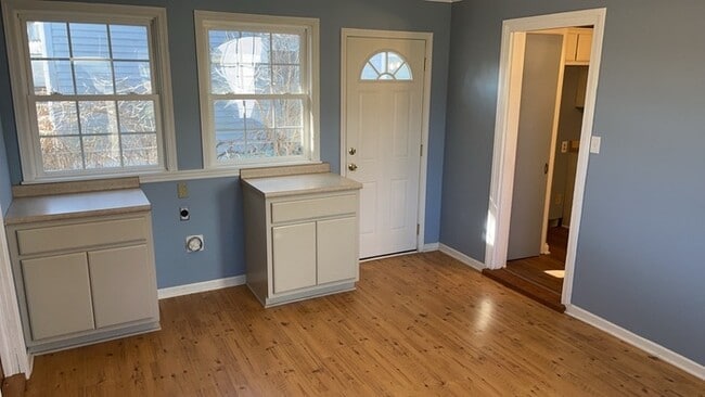 Building Photo - 4230 Reading Rd