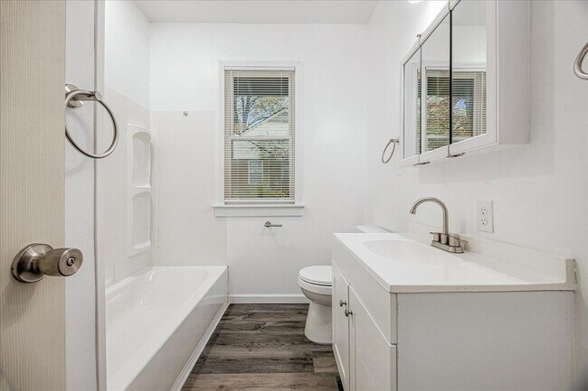 Building Photo - 3587 Cowden Ave