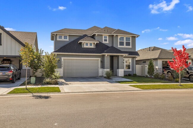 Building Photo - Beautiful 4 bed 2.5 bath home