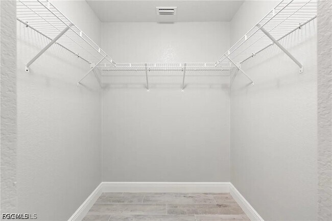 Building Photo - 1322 NE 12th Pl
