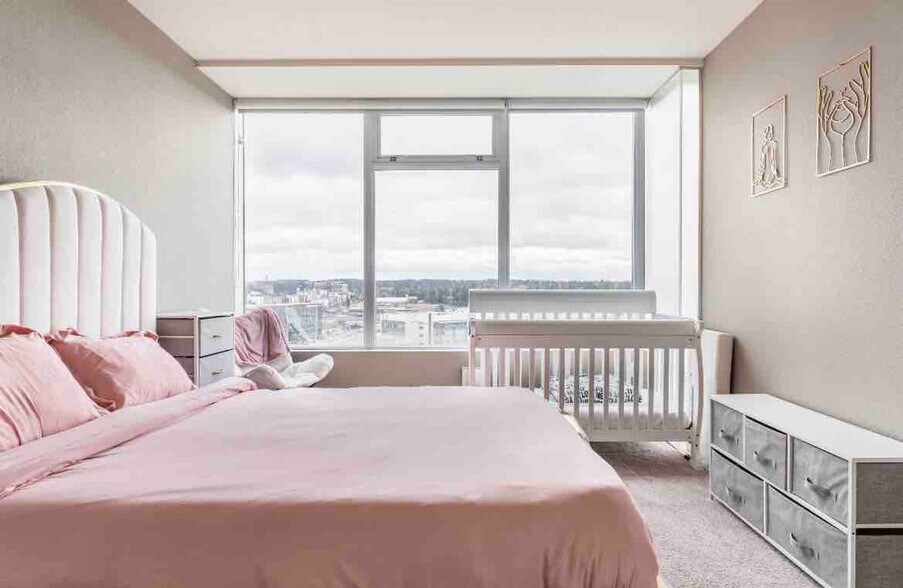 Building Photo - 11011 NE 9th St