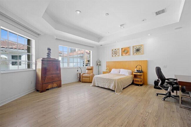 Building Photo - 19460 39th Ct