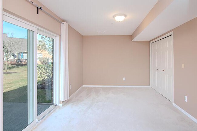 Building Photo - 448 Cherry Orchard Rd