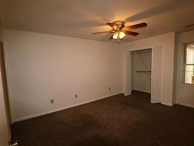 Building Photo - 3 bedrooms, 2 bath one level town-home wit...