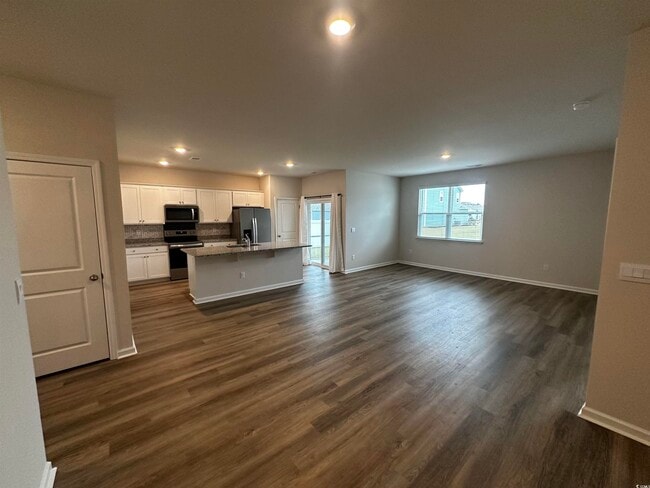 Building Photo - 5175 Yellowstone Dr