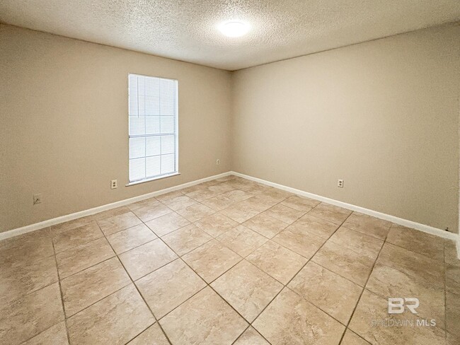 Building Photo - 6415 Schoel Ln