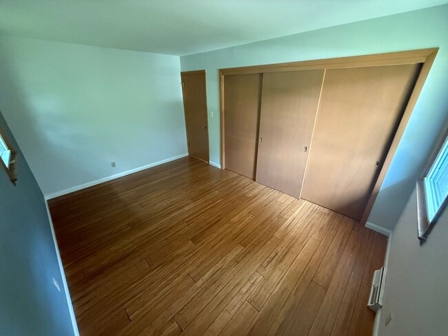 Building Photo - Updated 3BR Home in Prime Wauwatosa Locati...