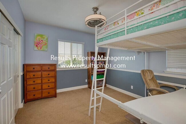 Building Photo - Spacious and upgraded 4 Bed 3 Bath Roseville Home