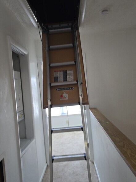Spacious attic for storage - 2062 Elmhurst Ln