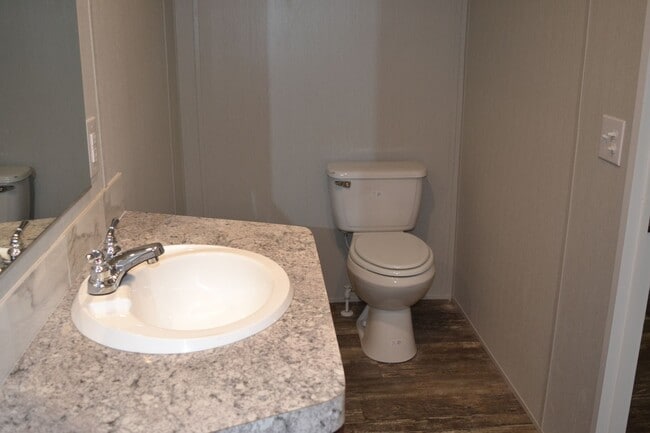 Building Photo - 100 Garlington Cir