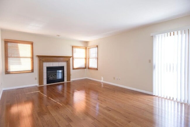 Building Photo - Home backing to foothills