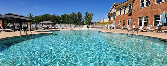 Building Photo - 939 Haybeck Ln