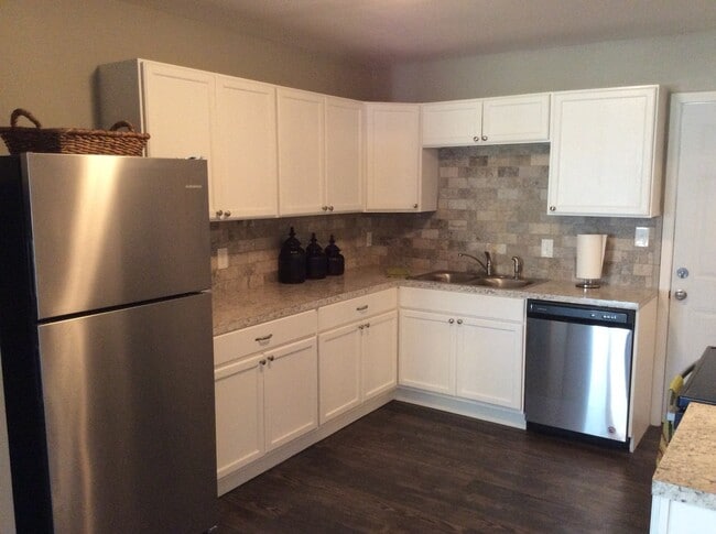 Building Photo - GREAT COLLEGE PROPERTY--PRE-LEASING FOR AUGUST! Completely Updated! 3 bedroom/2 bath Close to TTU...