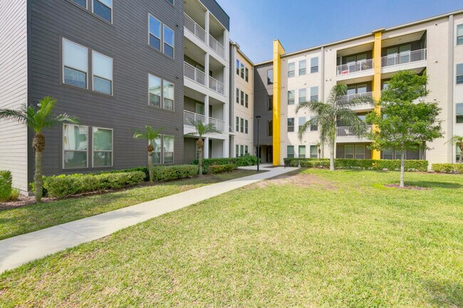 Building Photo - 8302 Baymeadows Rd E
