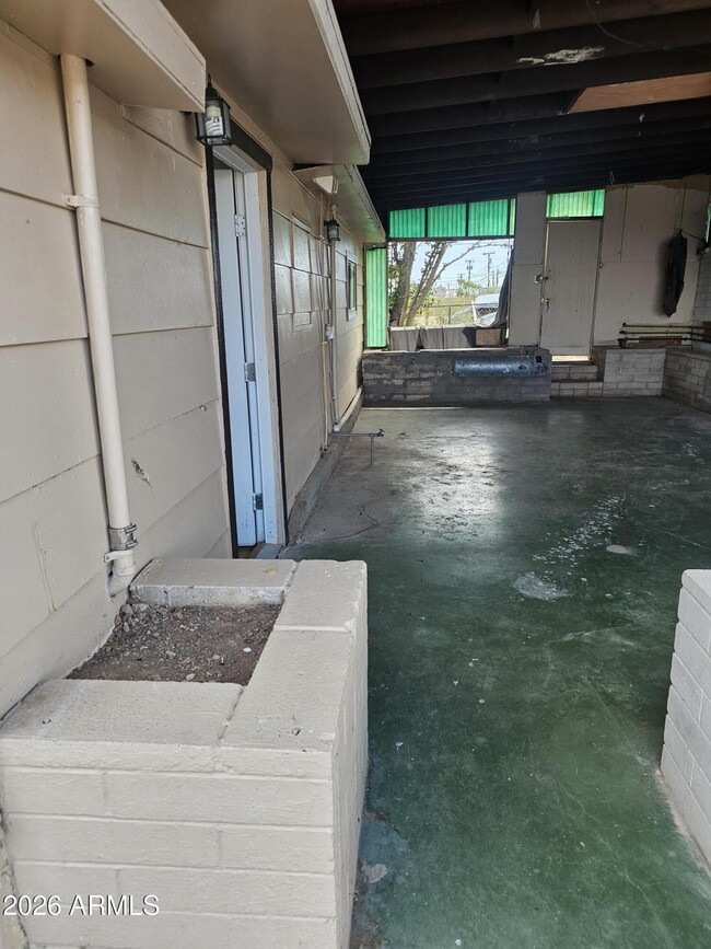 Building Photo - 872 AZ-92