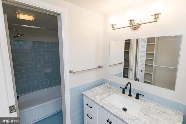 Building Photo - 1420 N St NW