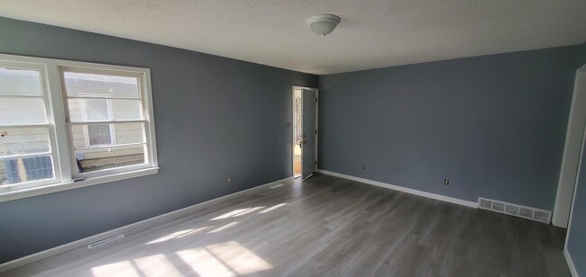 Building Photo - 537 S Lulu St
