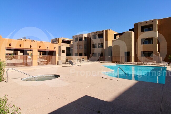 Building Photo - 1810 E Blacklidge Dr