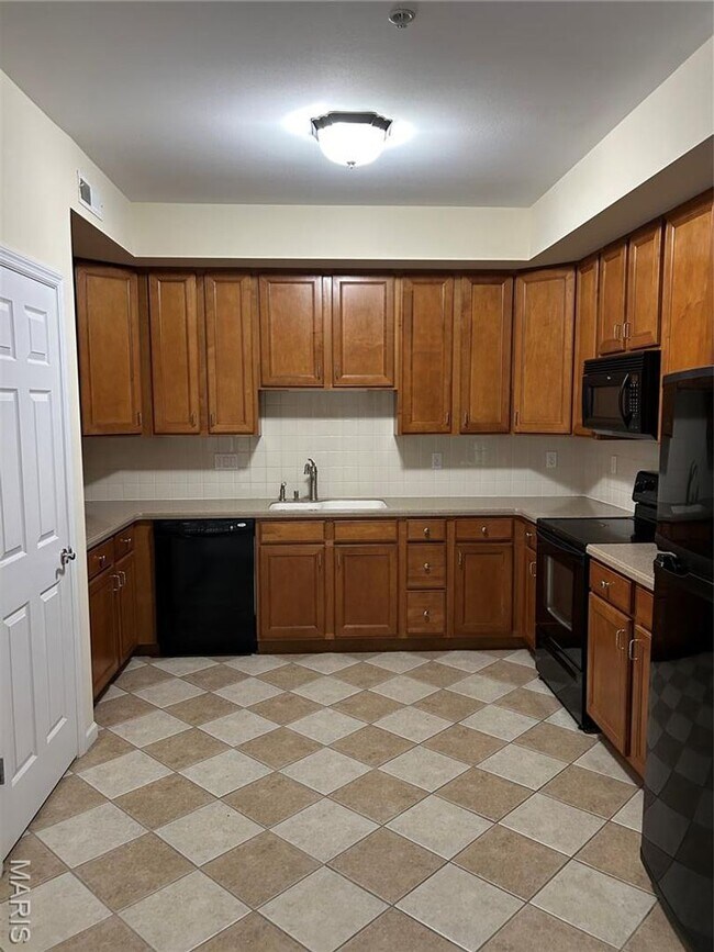 Building Photo - 5 Monarch Trace Ct