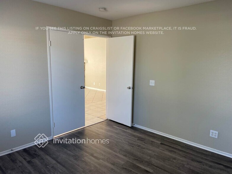 Building Photo - 962 W Mellon Ct