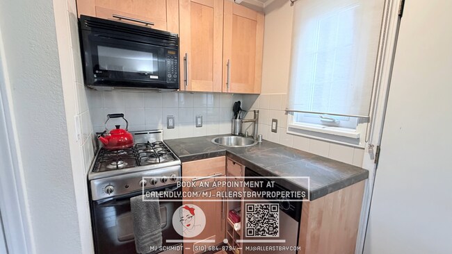 Building Photo - Fully furnished studio condo in Berkeley next to Campus, includes all utilities $1800