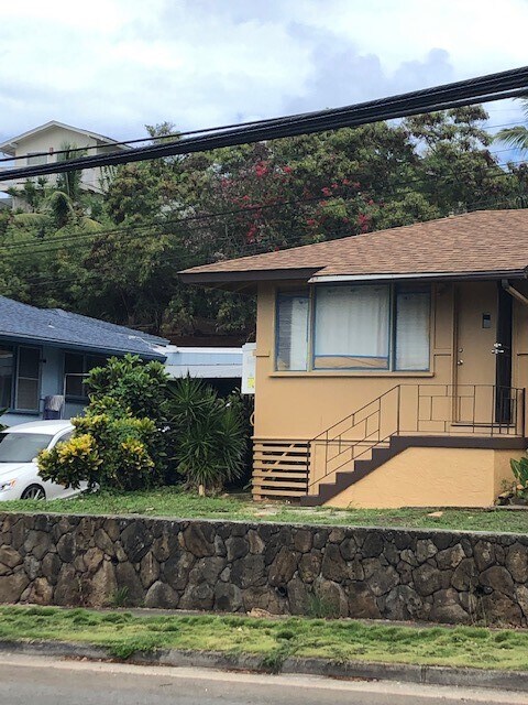 Building Photo - 1233 Keolu Dr