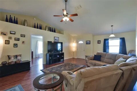 Building Photo - 650 Silver Pass