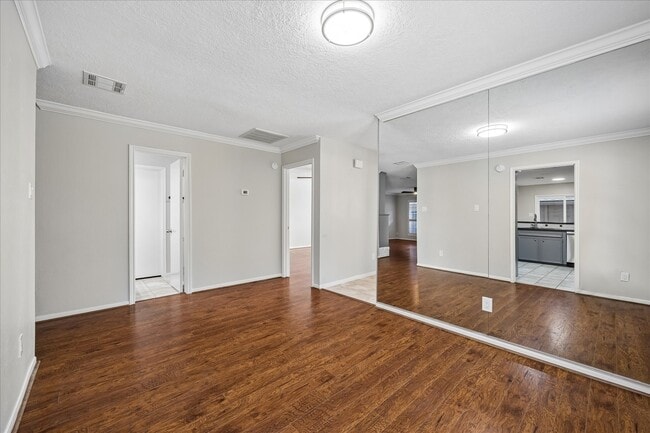 Building Photo - 727 Bunker Hill Rd