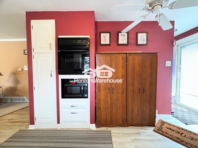 Building Photo - 4101 3rd St