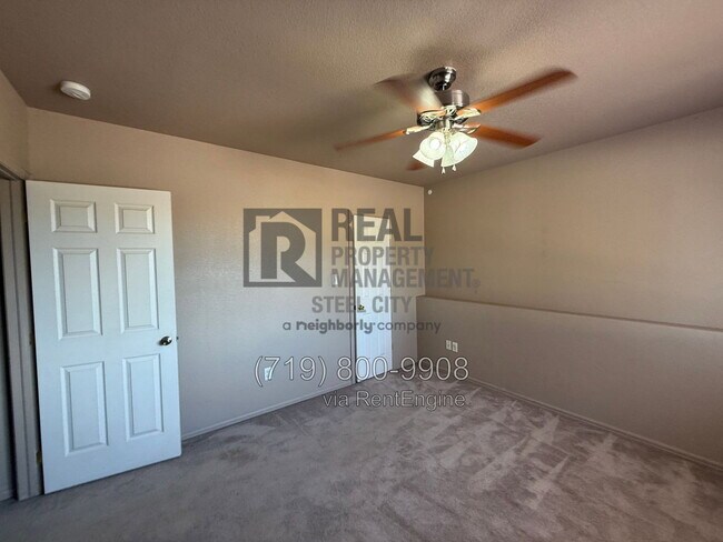 Building Photo - 996 S Palomar Dr